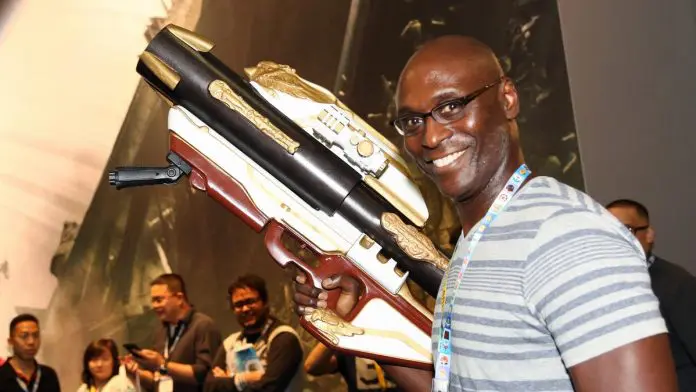 Lance Reddick - Comandante Zavala Lance Reddick - Comandante Zavala